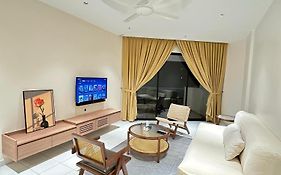 Newly Renovated Comfy Beachfront View At Seri Bulan Port Dickson